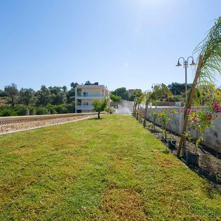 Queen Electra With Pool And Tennis Court Alikianos Exterior foto