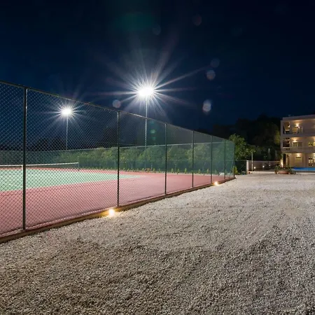 Queen Electra With Pool And Tennis Court Alikianos Exterior foto