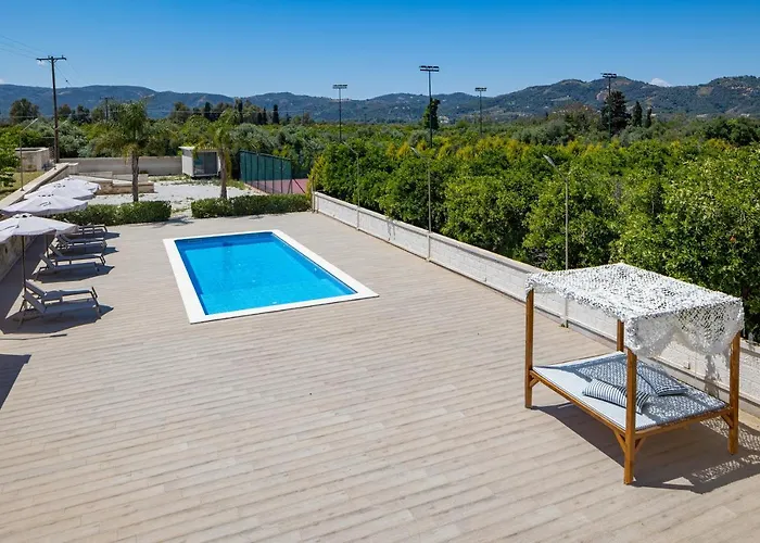 Queen Electra With Pool And Tennis Court