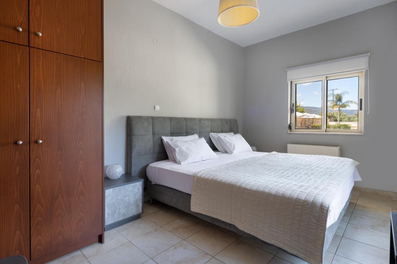 Queen Electra With Pool And Tennis Court Apartment Alikianos