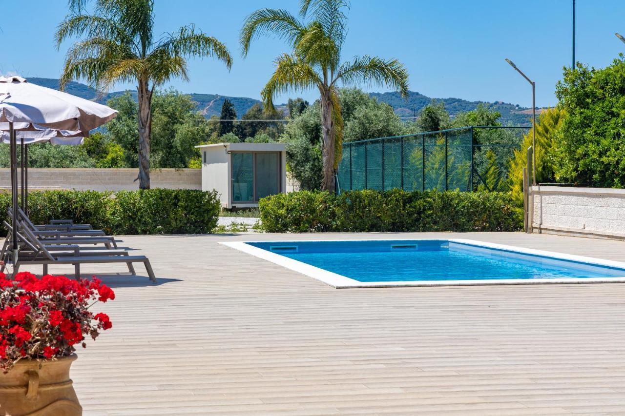 Queen Electra With Pool And Tennis Court *