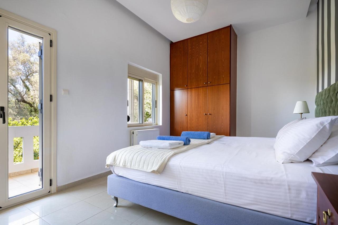 Queen Electra With Pool And Tennis Court Apartment *
