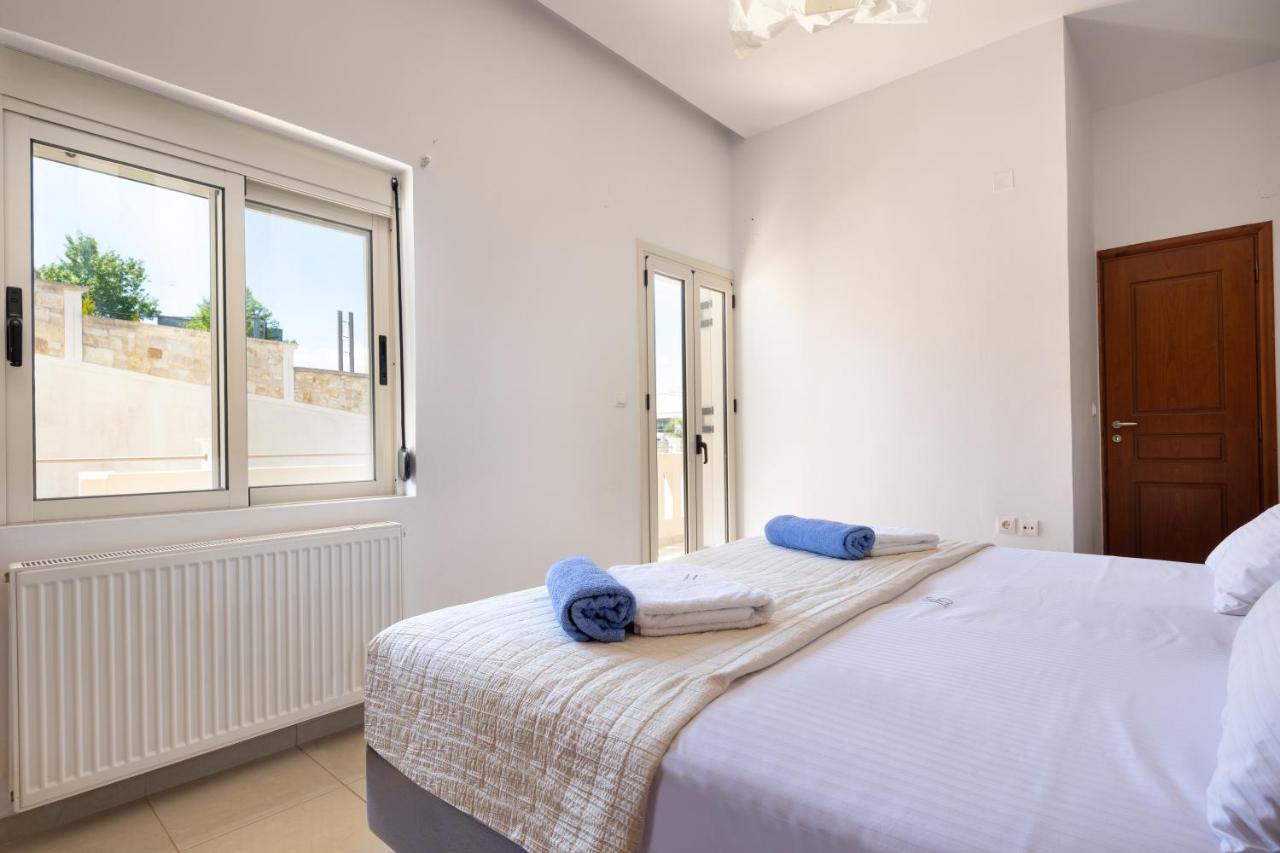 Queen Electra With Pool And Tennis Court Apartment