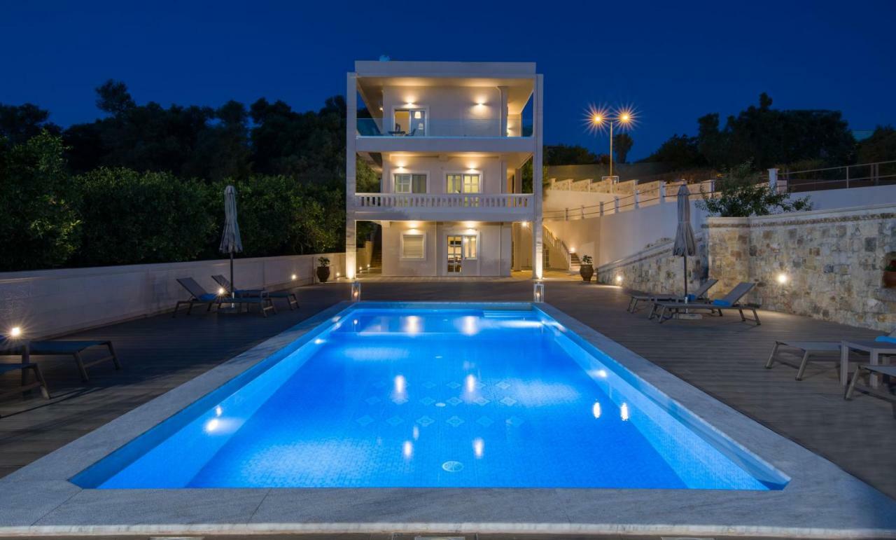 Queen Electra With Pool And Tennis Court Apartment *