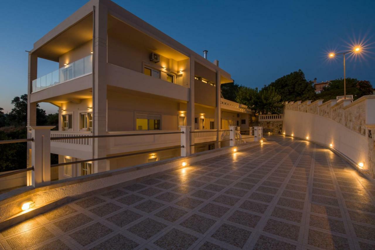 Queen Electra With Pool And Tennis Court Apartment *