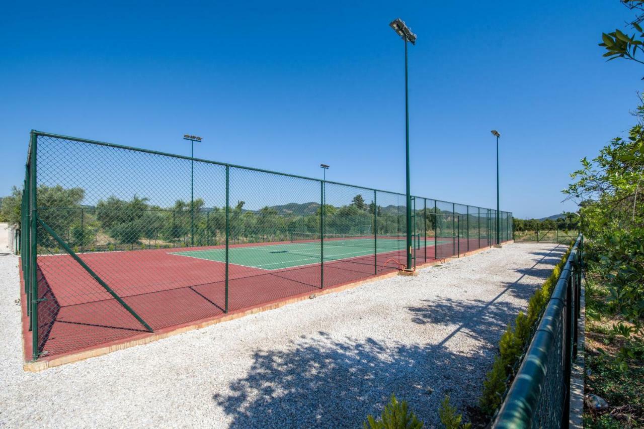 Apartment Queen Electra With Pool And Tennis Court