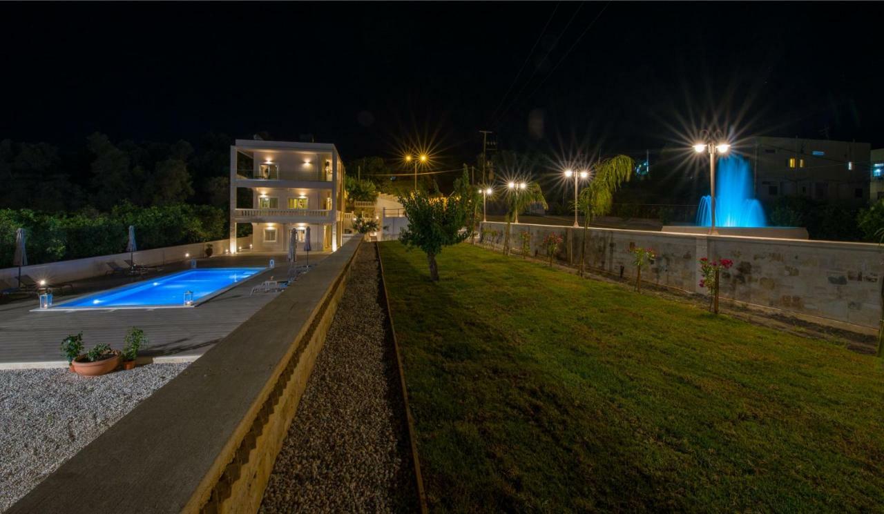 Queen Electra With Pool And Tennis Court Apartment